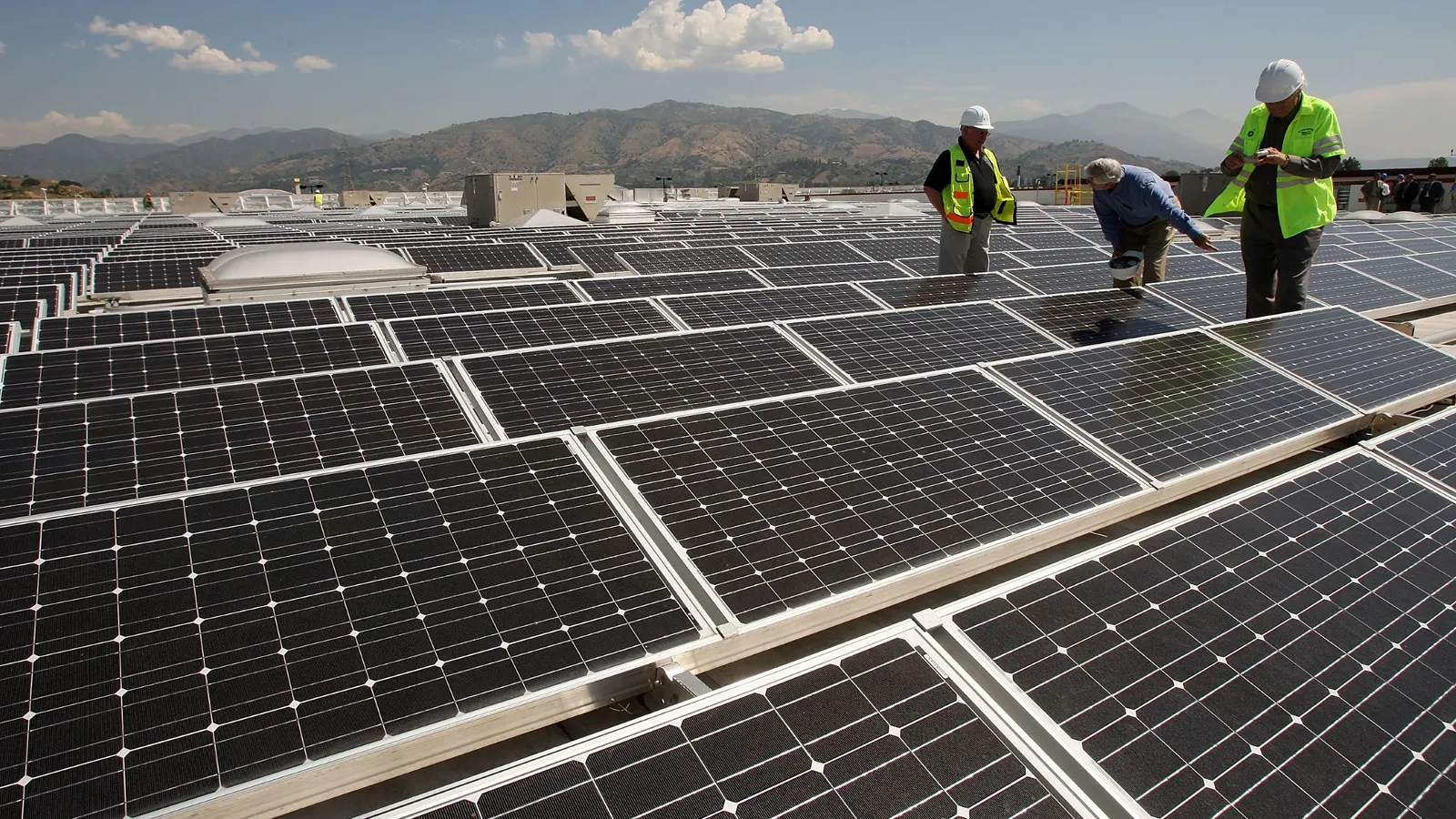 California utilities, aggregators and customers to benefit from new DER laws: advocates
