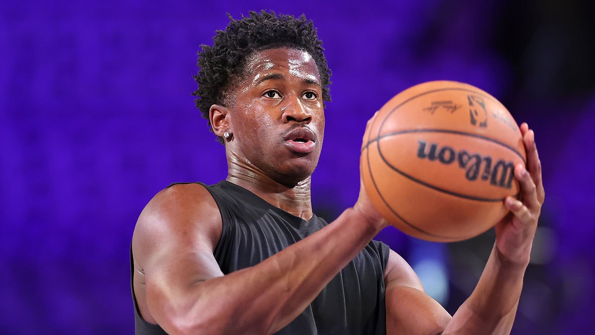 76ers’ VJ Edgecombe somehow nails 1st-half buzzer-beater before the logo